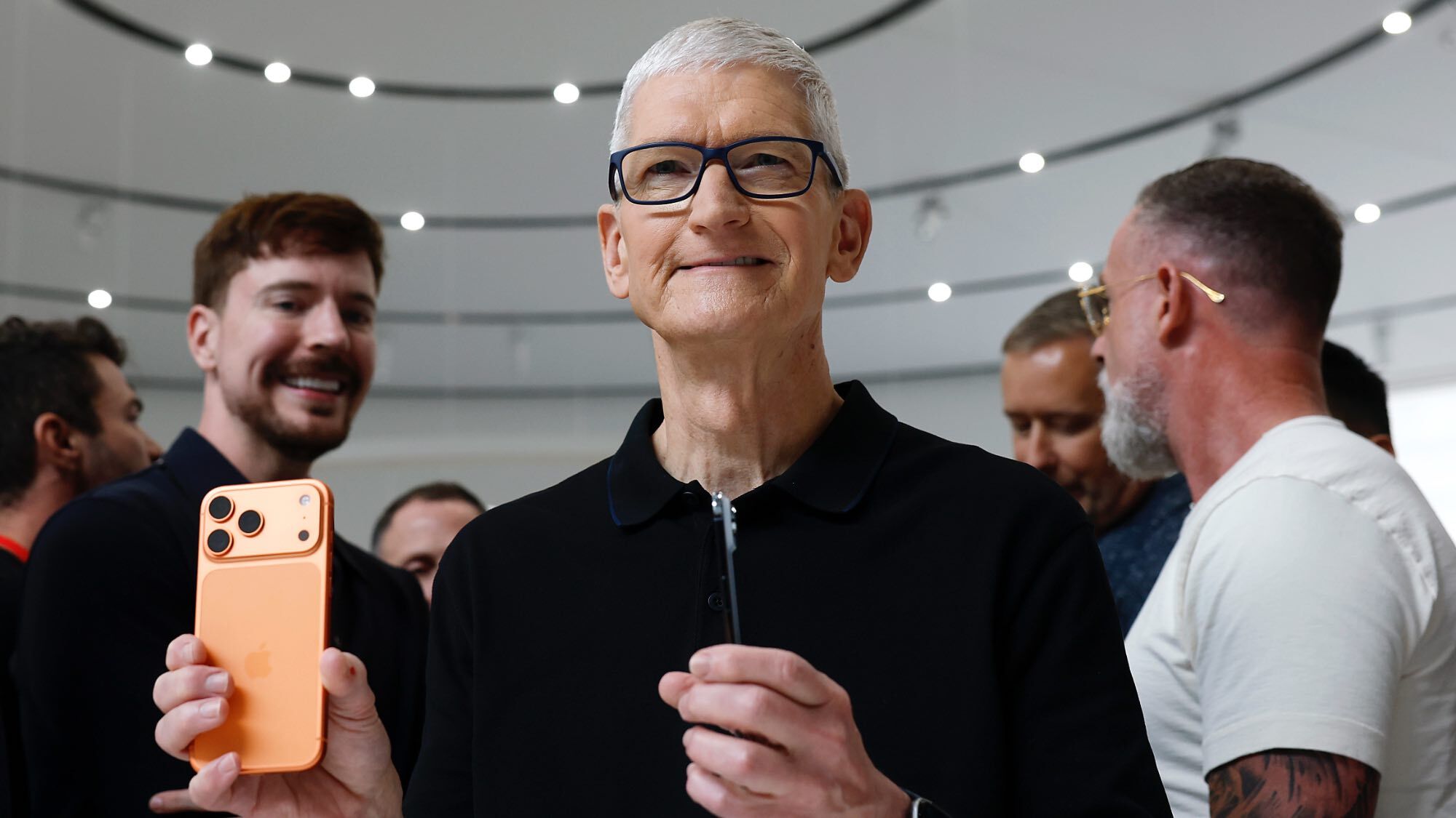Apple Prepares for a Post-Cook Era: Succession Watch Begins