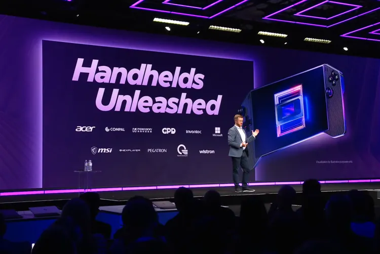 Intel Plans a Custom Panther Lake CPU for Handheld Gaming PCs