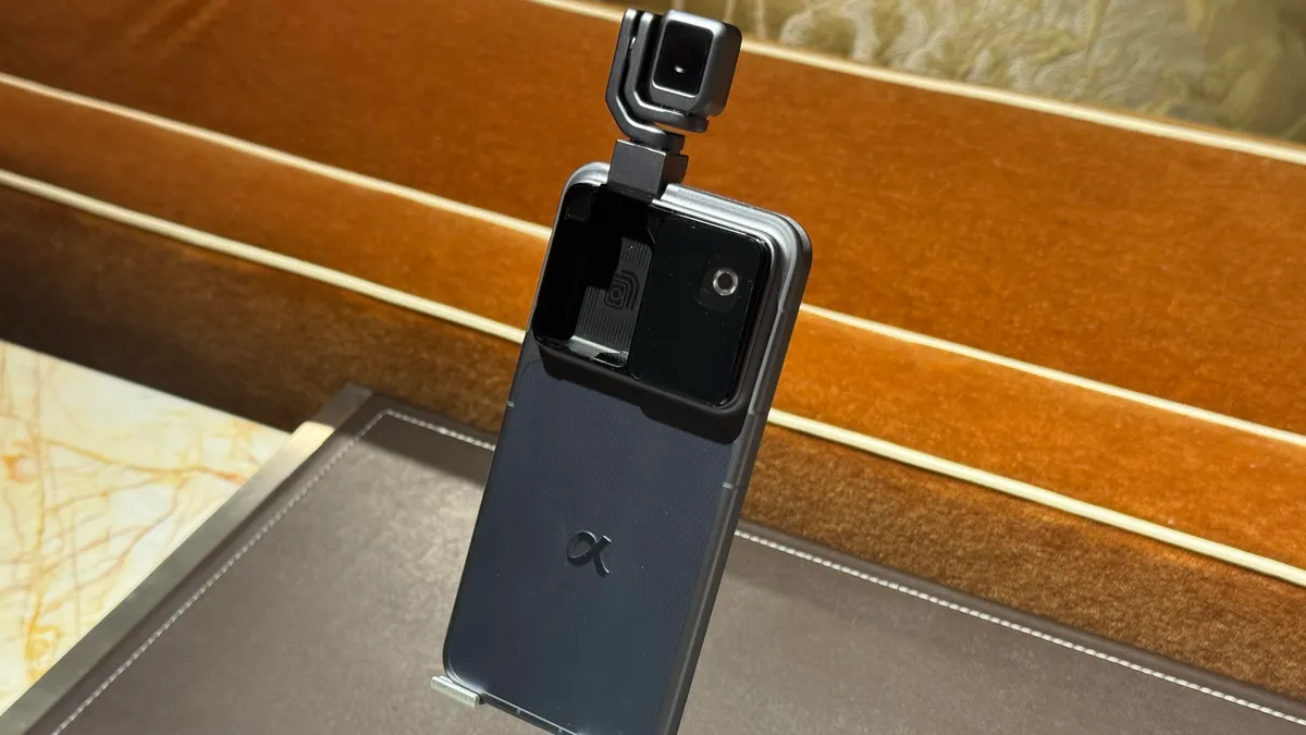 A Phone With a Robot Arm? I Got a First Glimpse at Honor's Quirky Camera Phone