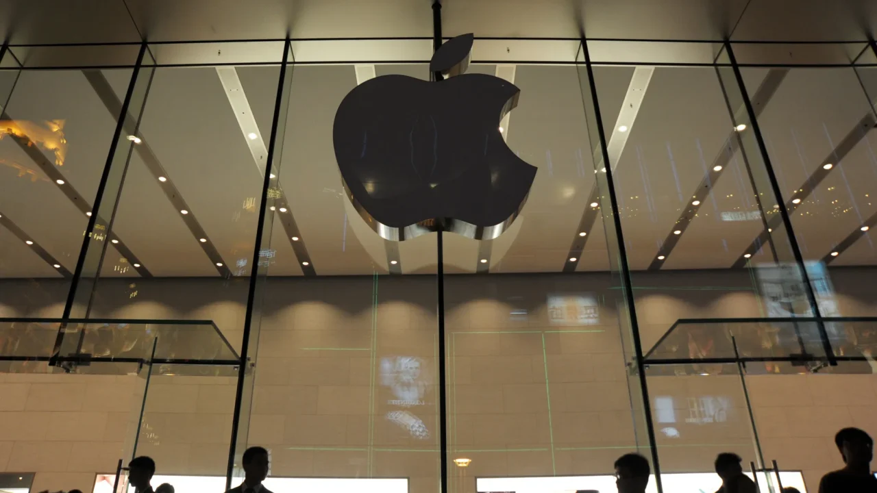 Apple Shifts Back to Hardware Focus Under New CEO