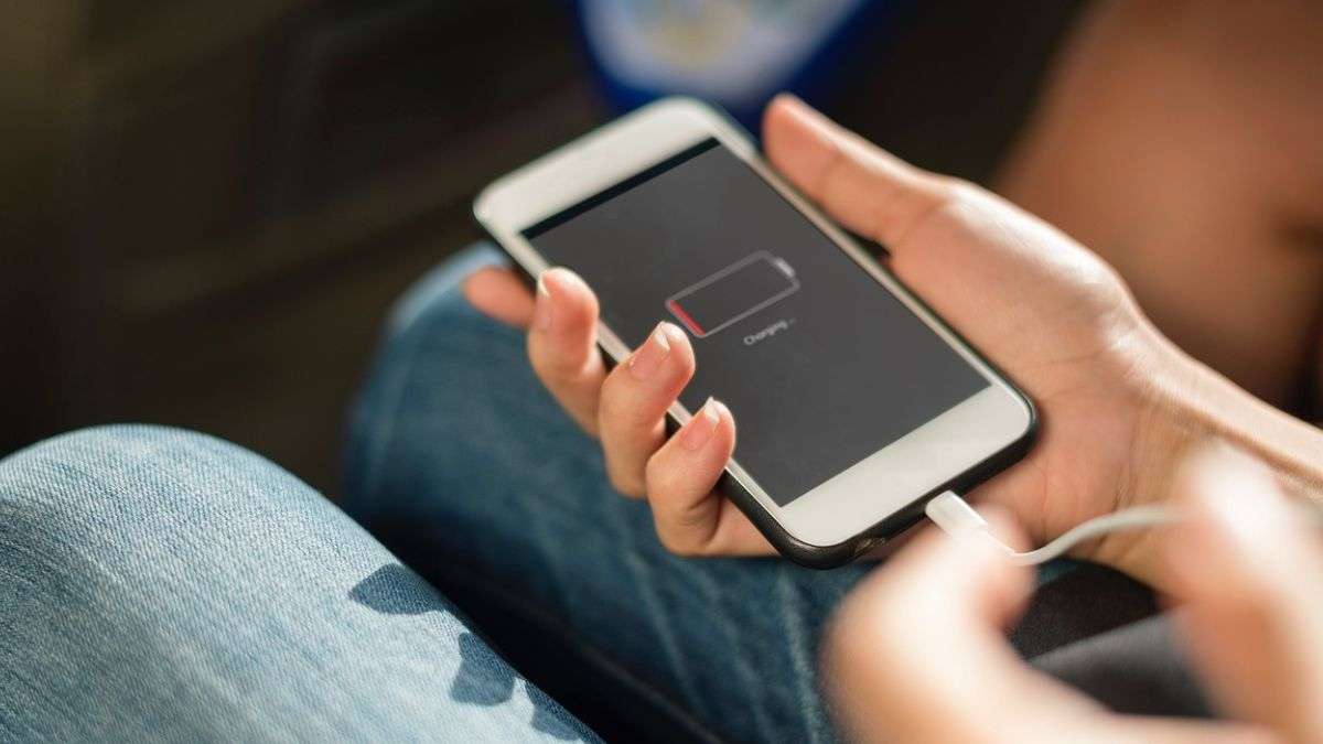 Battery Life Becomes Top Priority for Smartphone Buyers
